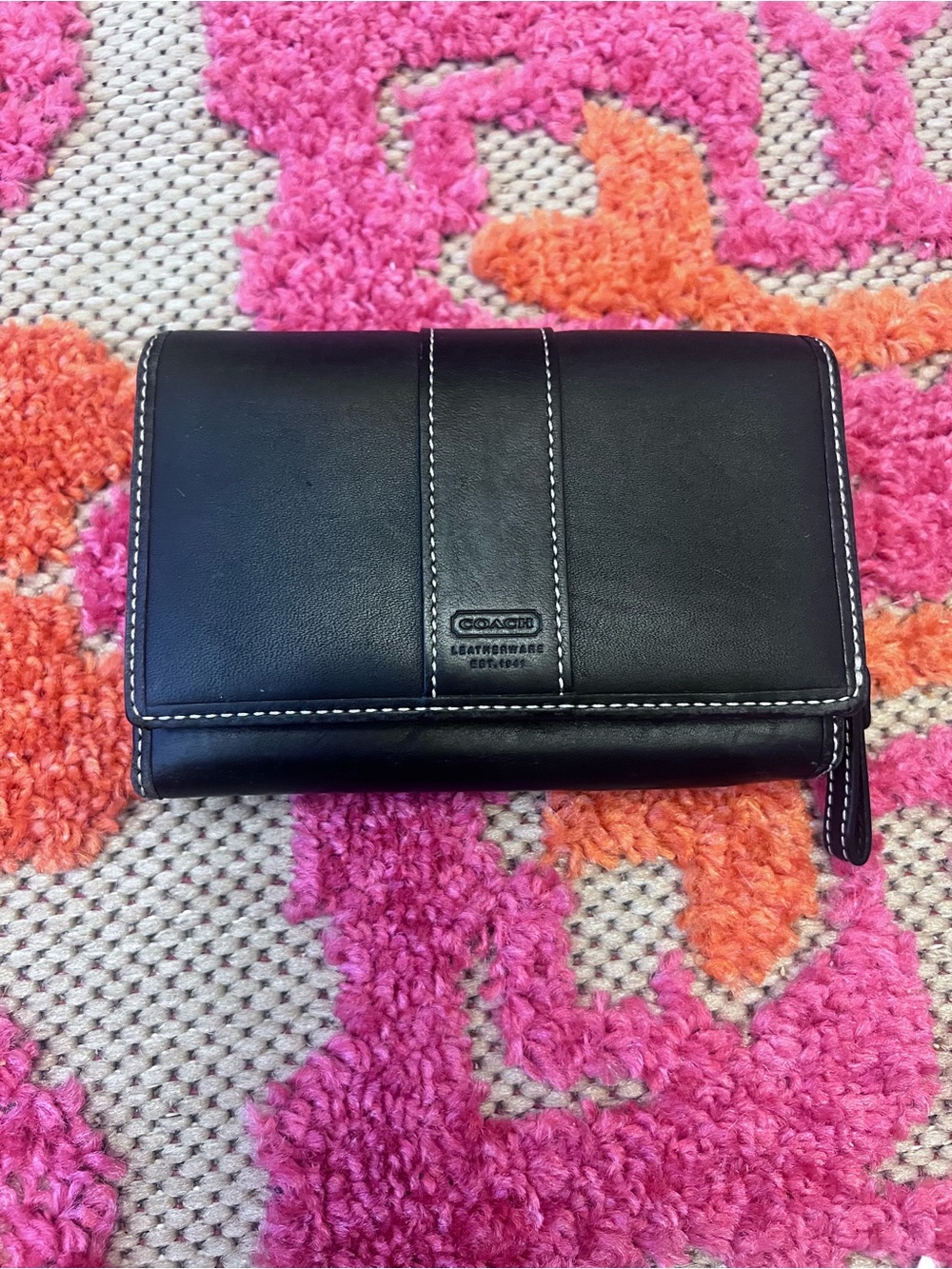 Y2K Coach Black Leather Trifold Wallet with Contrast Stitching